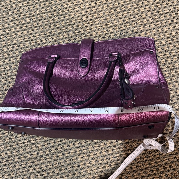 Coach Mercer bag with matching wallet and hanging charm. - Picture 11 of 12